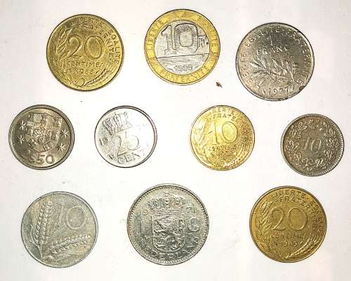 10 x Various International Coins (CLEARANCE)
