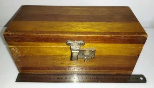 3x Vintage electric Clippers with Wooden box (Not Tested)