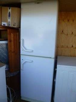 DEFY FRIDGE FREEZER