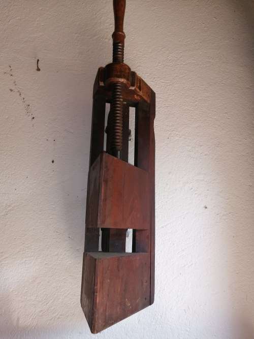 Wooden clamp in working condition