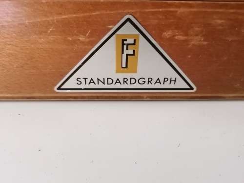 Standard kraft box with assesories