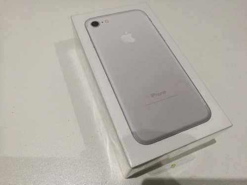 SEALED IPhone 7 [SILVER]