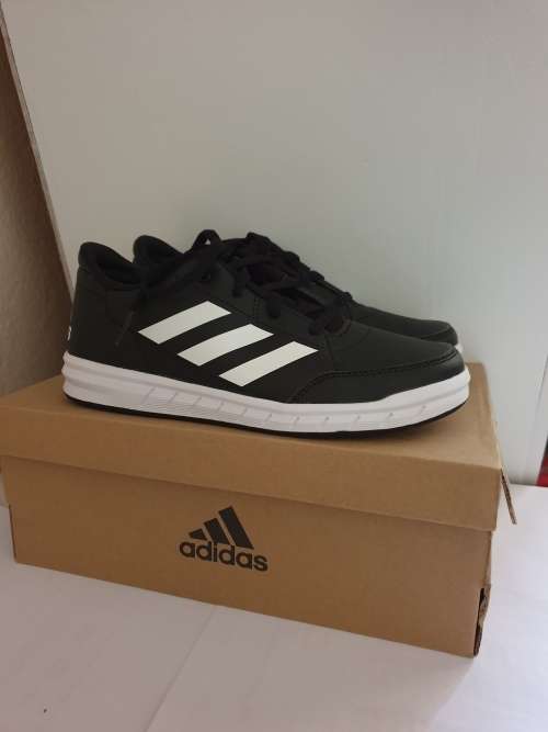 Adidas Alta Sport Ladies Sneakers *Size 3*