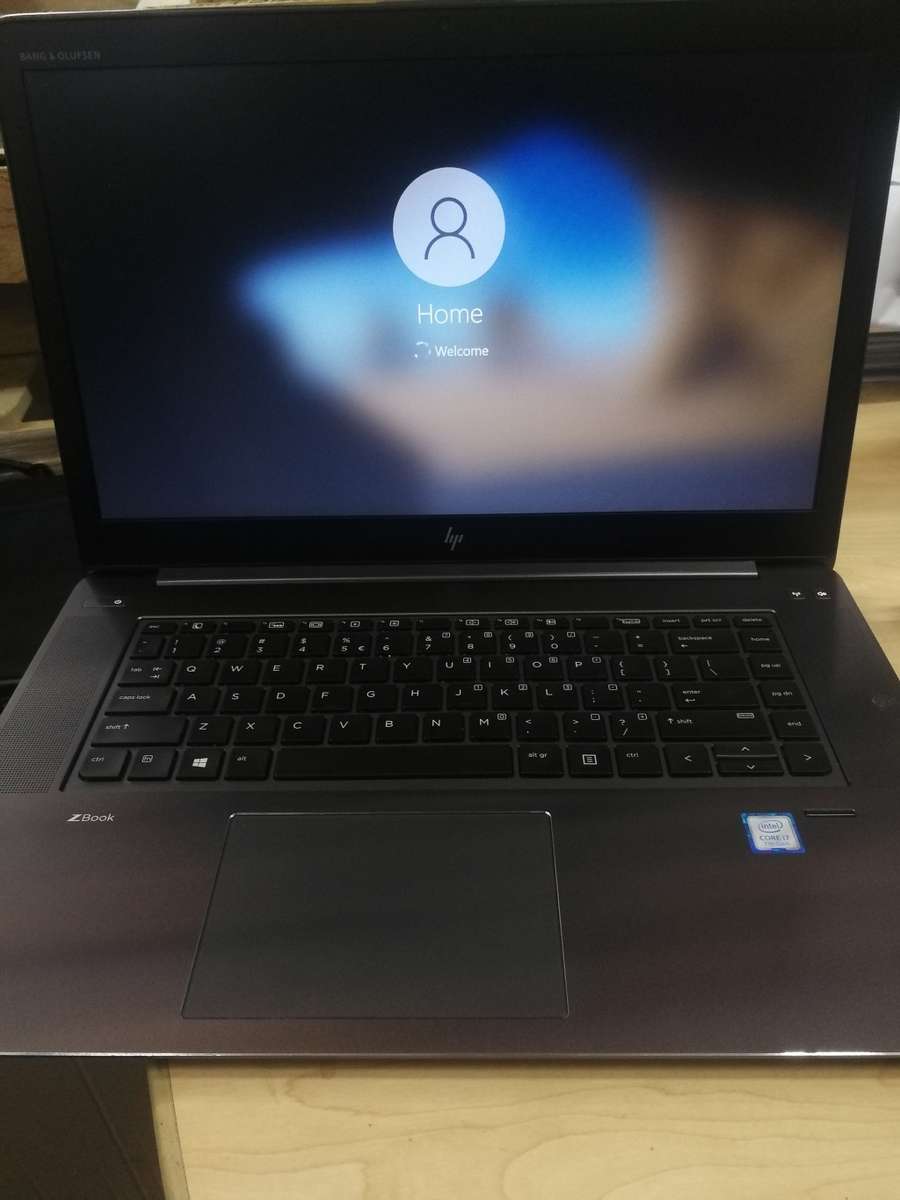 Hp zbook studio g4, i7 7th Gen at 2.8Ghz, 512 ssd, 16gb ddr4 ram