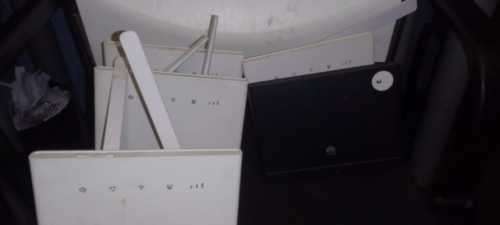 5 X Huawei WIFI Routers, 4G/5G LTE, Chargers tested working, WIFI connection , Business Use,