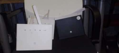 5 X Huawei WIFI Routers, 4G/5G LTE, Chargers tested working, WIFI connection , Business Use,