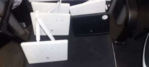 5 X Huawei WIFI Routers, 4G/5G LTE, Chargers tested working, WIFI connection , Business Use,