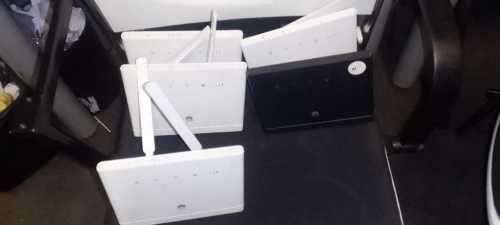 5 X Huawei WIFI Routers, 4G/5G LTE, Chargers tested working, WIFI connection , Business Use,