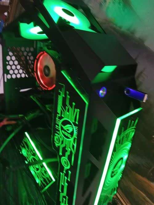 Mining Rig/ Gaming,i7 7700 7th, 24GB, 250GB SSD, RX 580 8GB GPU, 2TB, RGB Fan, 650, Dell 20` Monitor