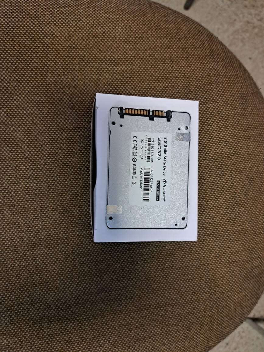 Brand New Lot, 2TB M.2 Nvem SSD, 128GB SSD 2,5inch, Studio Micro Phone, One Lot, One Bid, Buy all