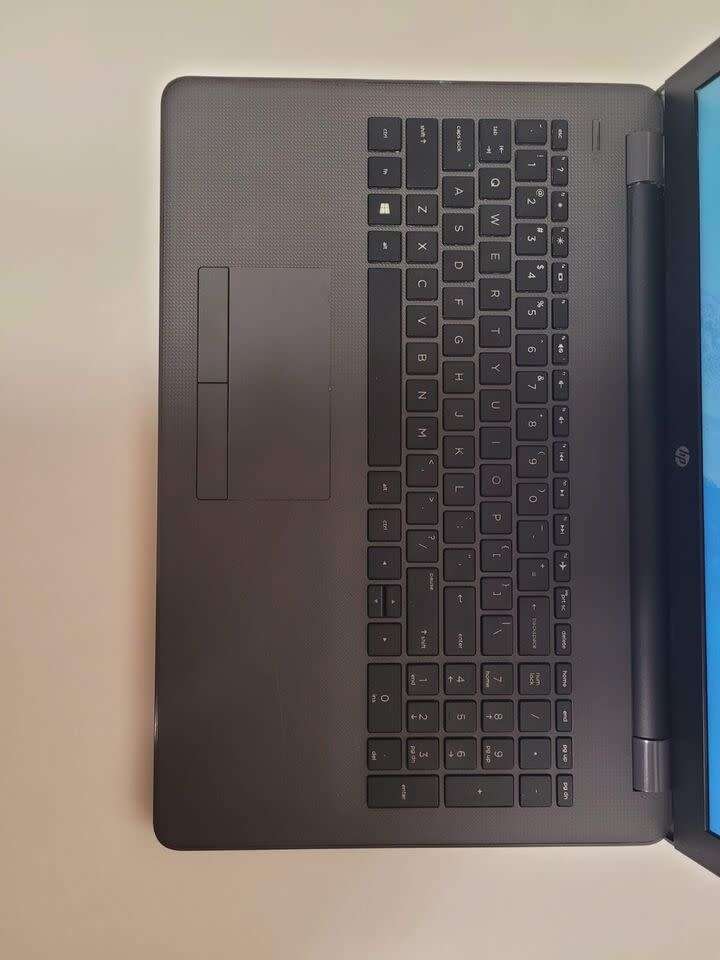 Back to School Like New HP 255 G6, AMD E2 9000e, 8GB, 1TB, AMD R2 512MB GPU, WIFI, 6 Hours Battery,