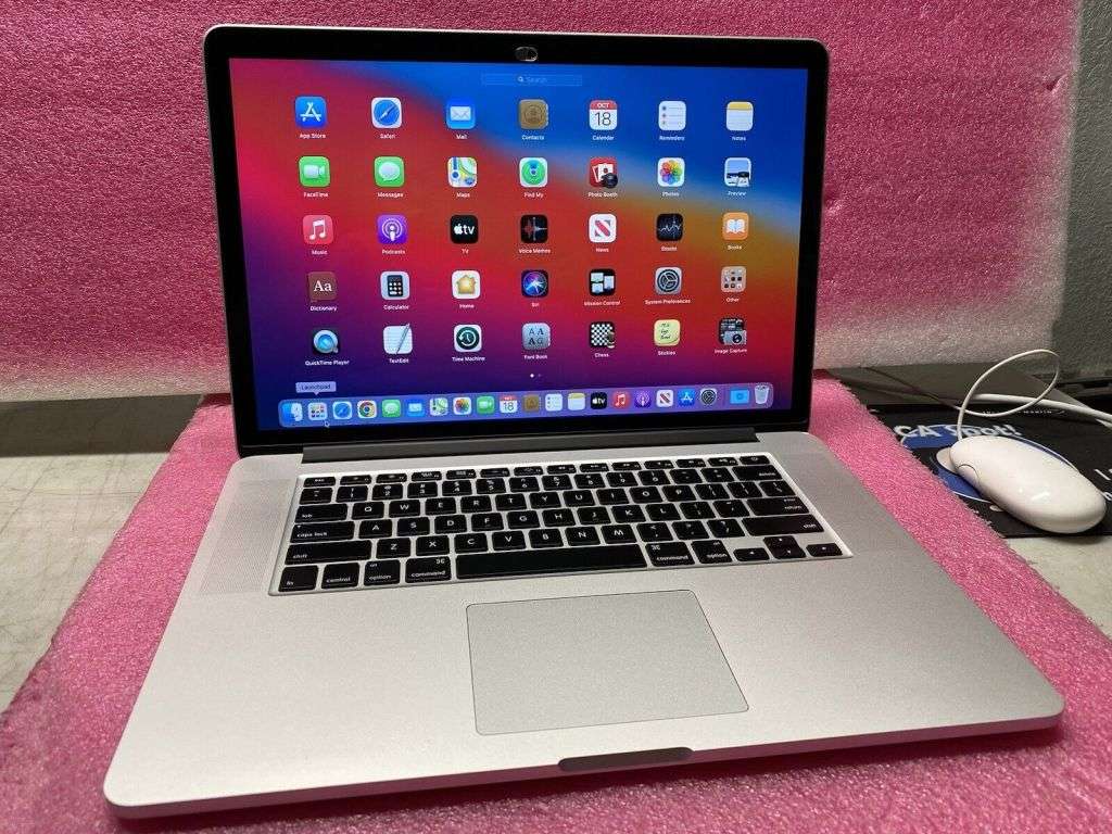Valentine Gift, MacBook Retina, i7 4th Gen, 16GB, GTX 750 2GB GDDR5 GPU, M.2 256GB, 15 Inch, Clean