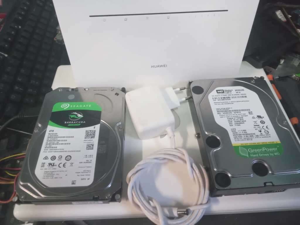 4TBx2, 2TB, Huawei Router 4G, One bid for all, One lot for everything, 100% Working, Excellent Clean
