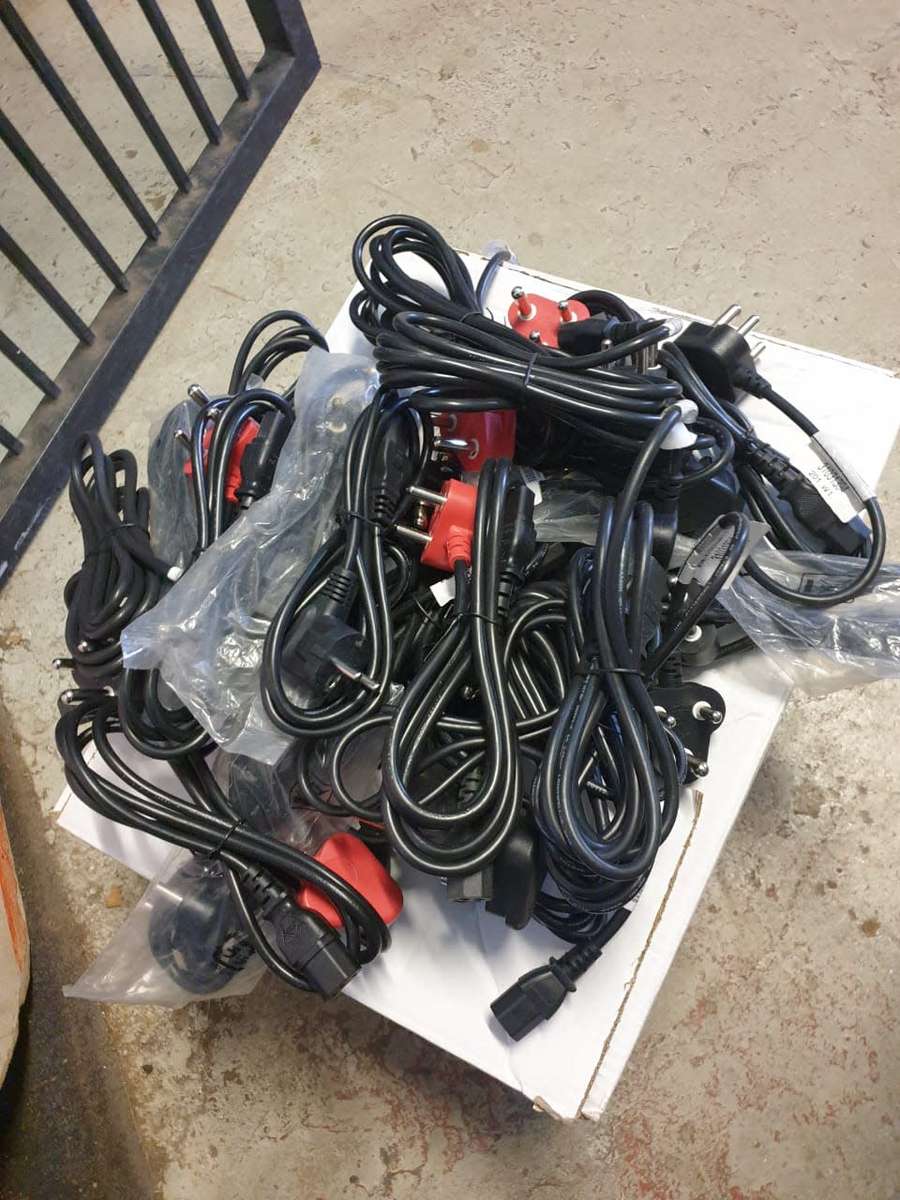 30 x Desktop Power Cables, One Bid for all, One Bid for everything