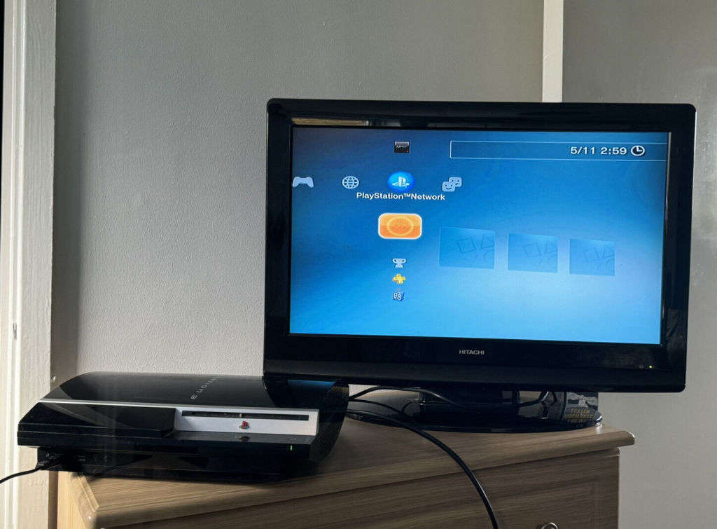 Kids Entertainment Playstation3, 80GB, 2 Original PS3 Joypads, Rechargeable, HDMI, Cables, Working