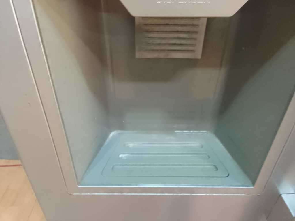 LG Silver Double Door Fridge, Water Dispenser, Taller Ice, Moist Balance Crisper, Bioshield, Multi