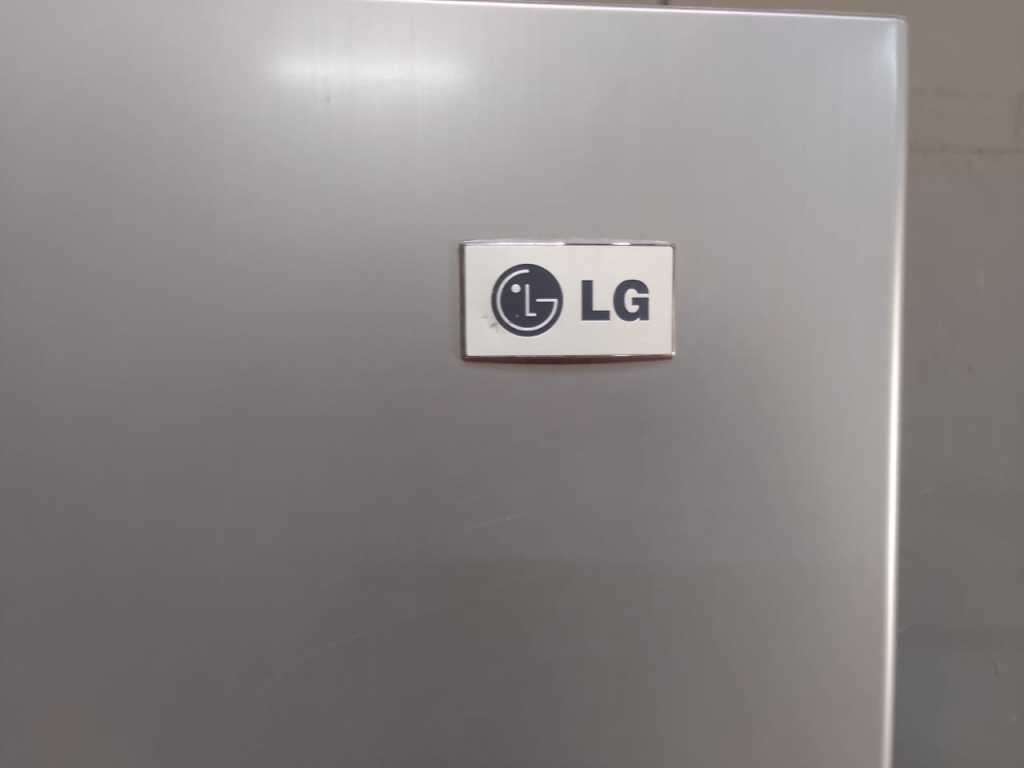 LG Silver Double Door Fridge, Water Dispenser, Taller Ice, Moist Balance Crisper, Bioshield, Multi