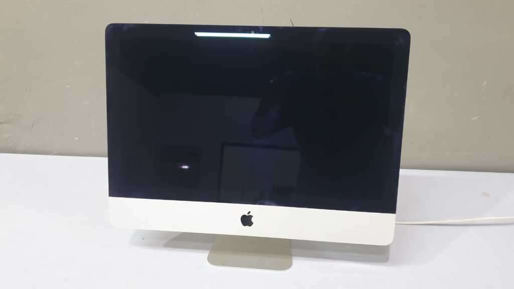 High End Studio, iMac 21.5 inch Retina 4K, i5, 8GB Ram 1TB HDD, Wireless Keyboard, Mouse, Working