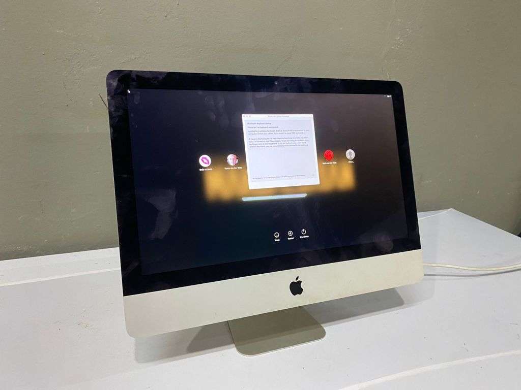 High End Studio, iMac 21.5 inch Retina 4K, i5, 8GB Ram 1TB HDD, Wireless Keyboard, Mouse, Working