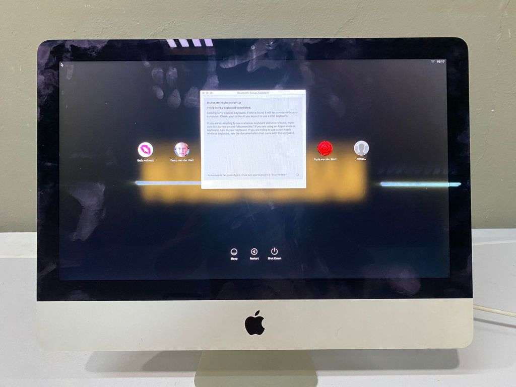 High End Studio, iMac 21.5 inch Retina 4K, i5, 8GB Ram 1TB HDD, Wireless Keyboard, Mouse, Working