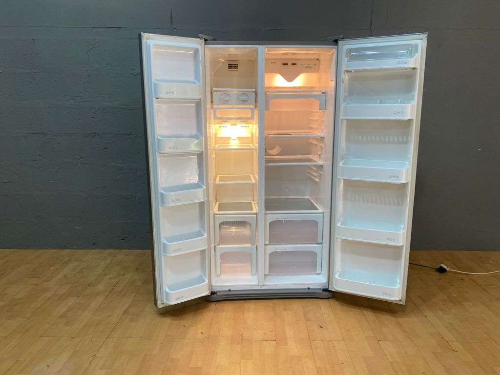 LG Silver Double Door Fridge, Moist Balance Crisper, Bioshield, Air Ventilation, Door Open Alarm