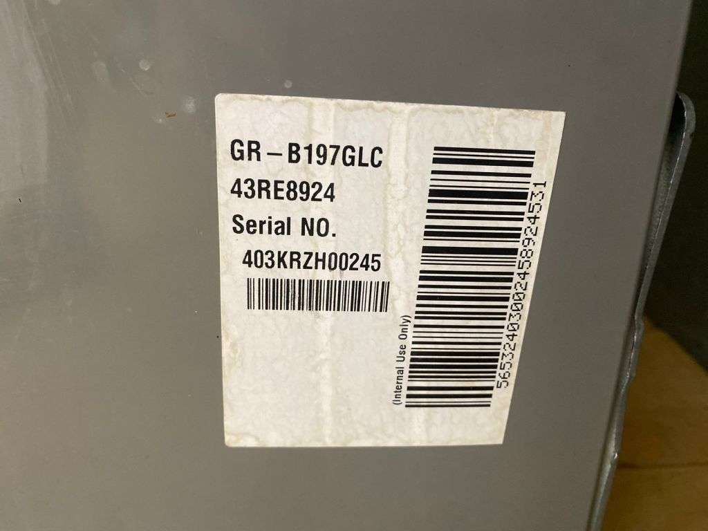 LG Silver Double Door Fridge, Moist Balance Crisper, Bioshield, Air Ventilation, Door Open Alarm