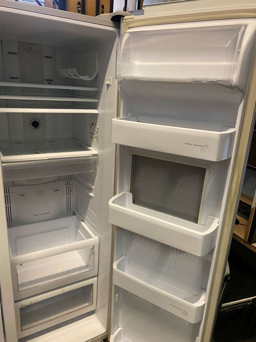 Samsung Double Door Mirror Dispenser Fridge, Ice Maker, Cooling, Freezer, Complete inside, Working