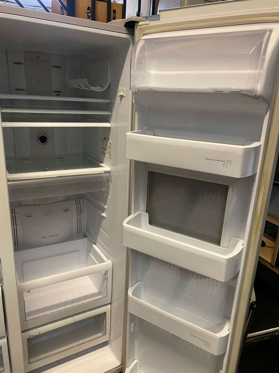 Samsung Double Door Mirror Dispenser Fridge, Ice Maker, Cooling, Freezer, Complete inside, Working