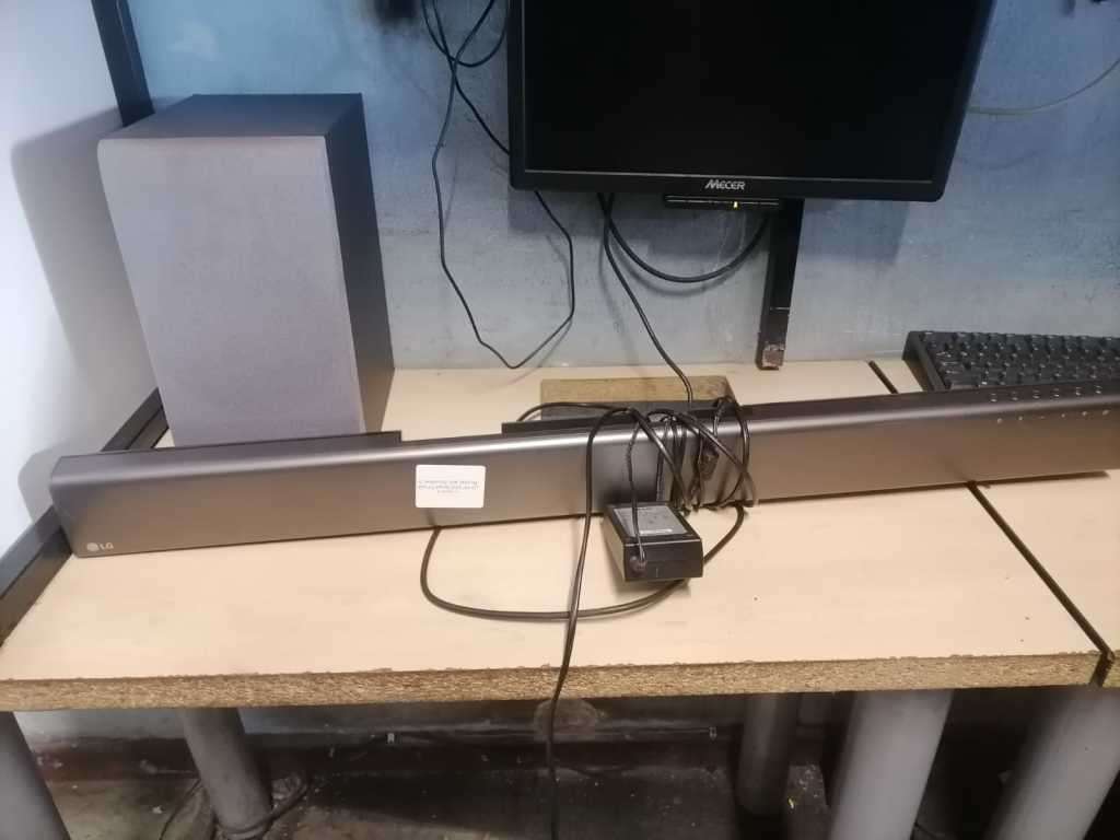 LG Sound Bar, Sub-woofer, Bluetooth, 2 x HDMI, WIFI, Optimal, Mobile Streaming, TV Streaming, Remote