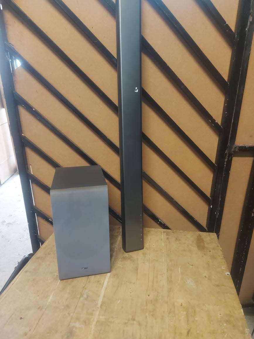 LG Sound Bar, Sub-woofer, Bluetooth, 2 x HDMI, WIFI, Optimal, Mobile Streaming, TV Streaming, Remote