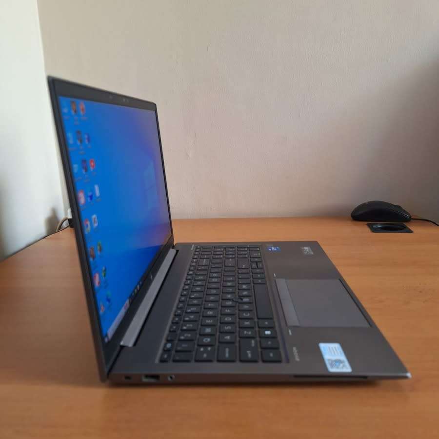 HP Zbook Firefly 15.6inch G8 Workstation, i7 11th Gen, 32GB Ram, 1TB M.2 Nvem SSD, Charger, Bag
