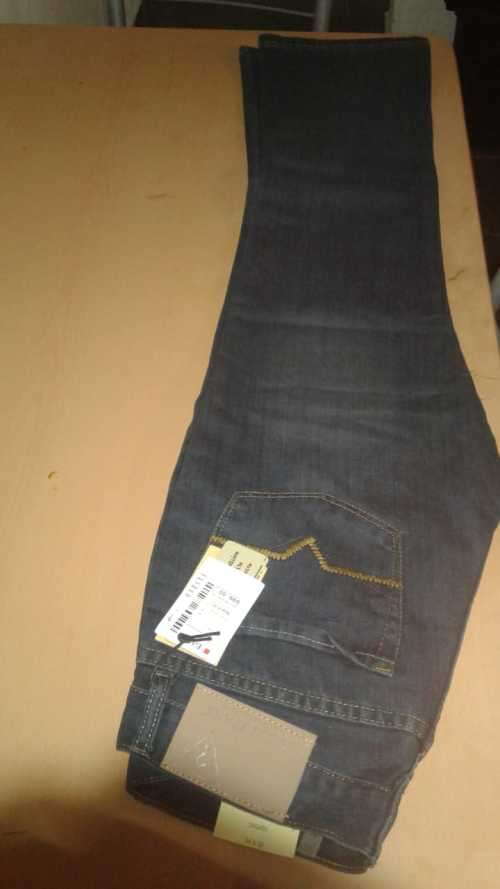 Guess regular fit bootleg size 34