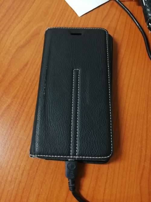 Nokia 6 - in excellent condition with original box charger and 16gig memory card