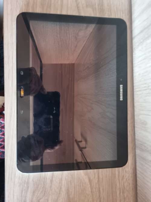 Samsung galaxy tab T530 for spares or repairs