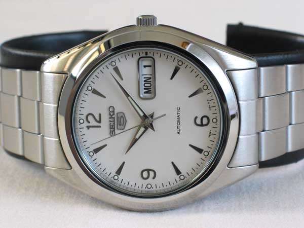 BRAND NEW**SEIKO FULLY AUTOMATIC 21 jewels**NEVER NEED BATTERIES AGAIN