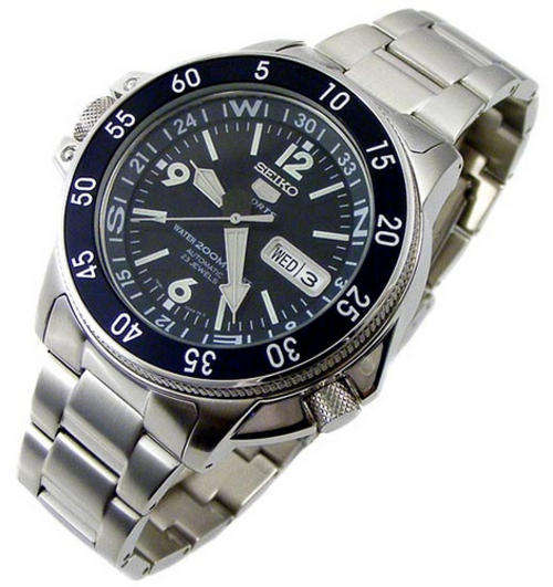 R6599.99 SEIKO LATEST GADGET 5 SPORT AUTOMATIC 200 METERS WR