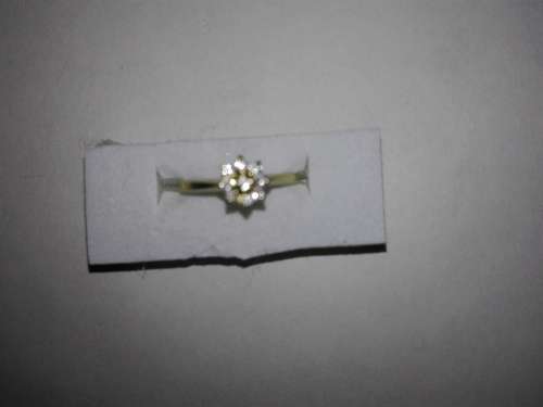 18 ct. ladies cluster ring FREE SHIPPING!