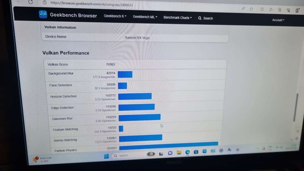 Gigabyte Radeon RX VEGA 56 GAMING OC 8G Graphics card - 8GB