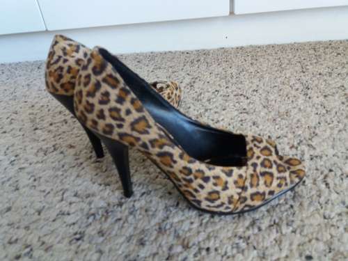 LEOPARD HEELS