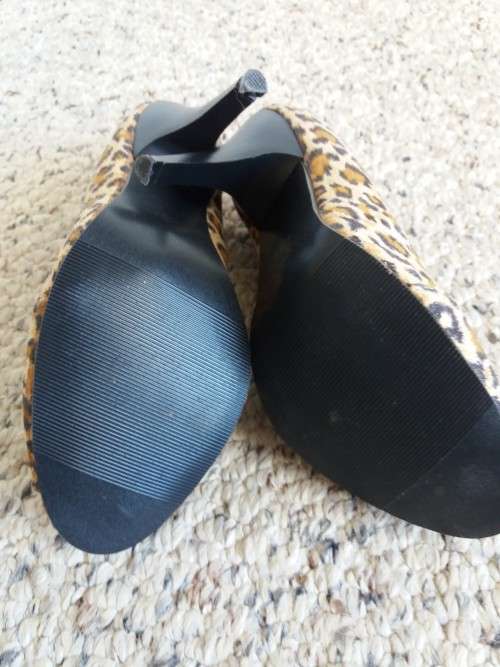 LEOPARD HEELS