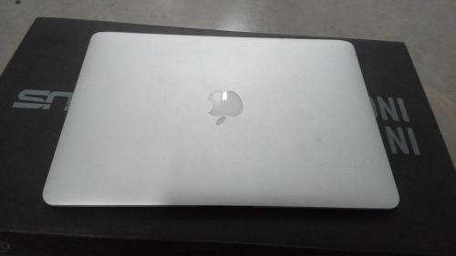2015 Apple MacBook Air 13" - Core i5