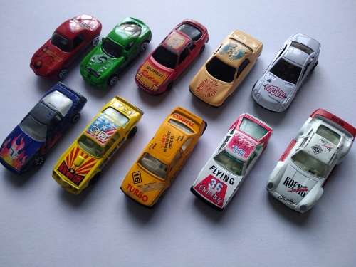 Lot of 10 Toy Cars (well used) - scale 1:64