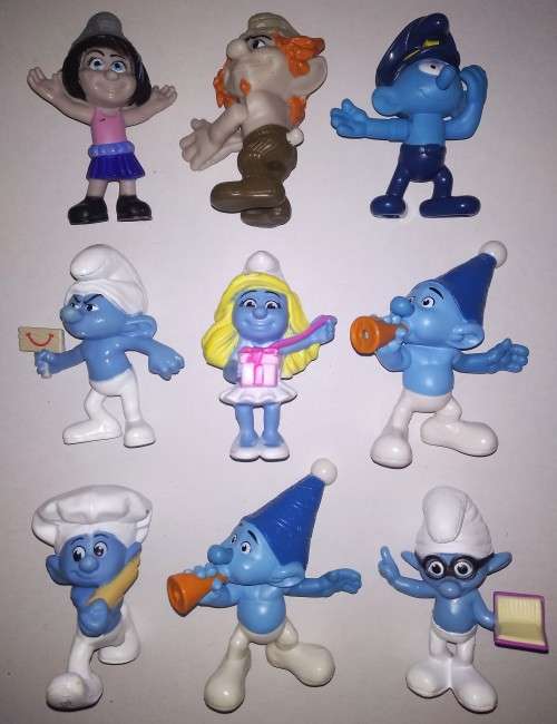 Lot of 9 Smurfs figurines