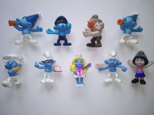 Lot of 9 Smurfs figurines