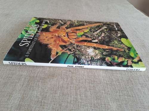 Spiders A Portrait Of The Animal World - Paul Sterry
