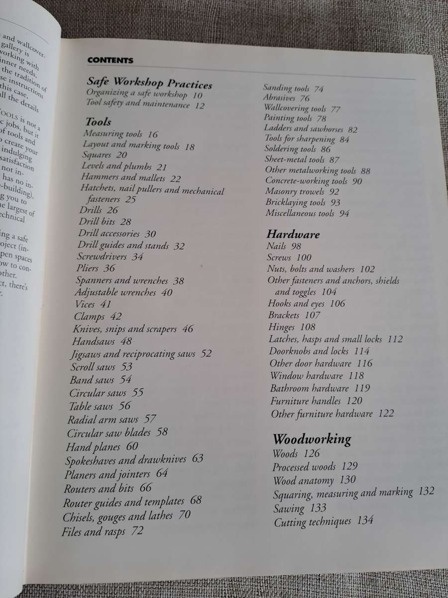 Reader`s Digest Book of Skills & Tools