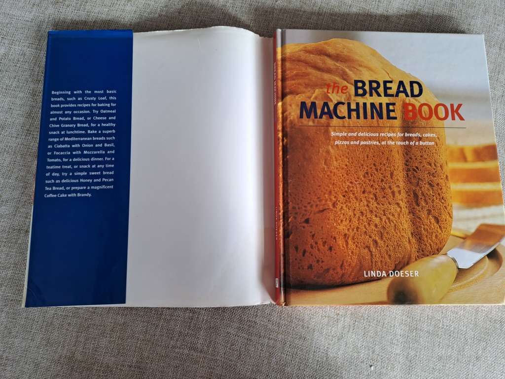 The Bread Machine Book - Linda Doeser