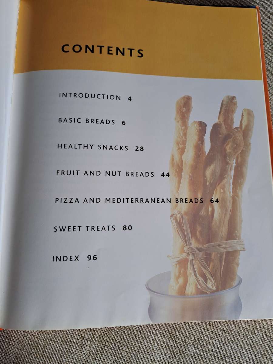 The Bread Machine Book - Linda Doeser