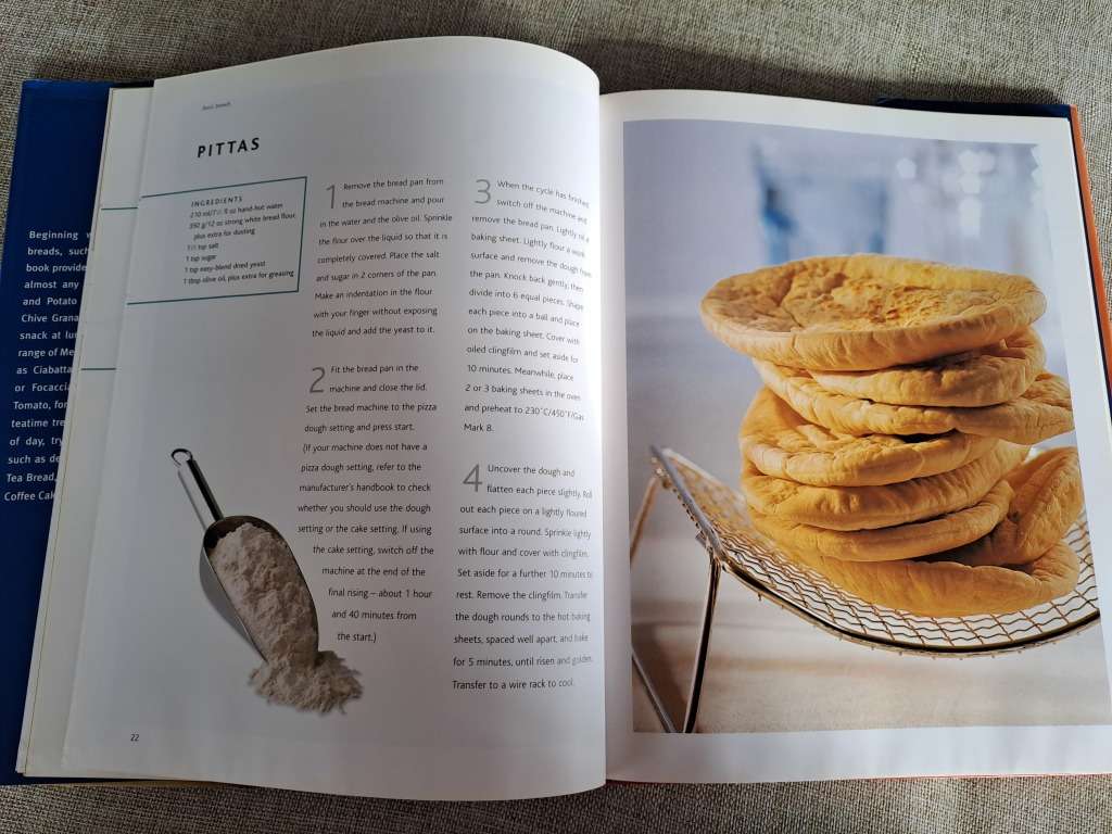 The Bread Machine Book - Linda Doeser