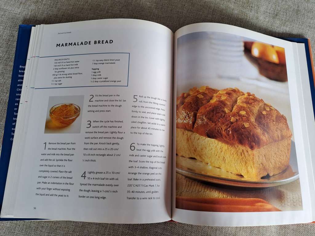 The Bread Machine Book - Linda Doeser